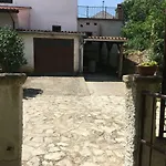 بيت للعطل House Catela