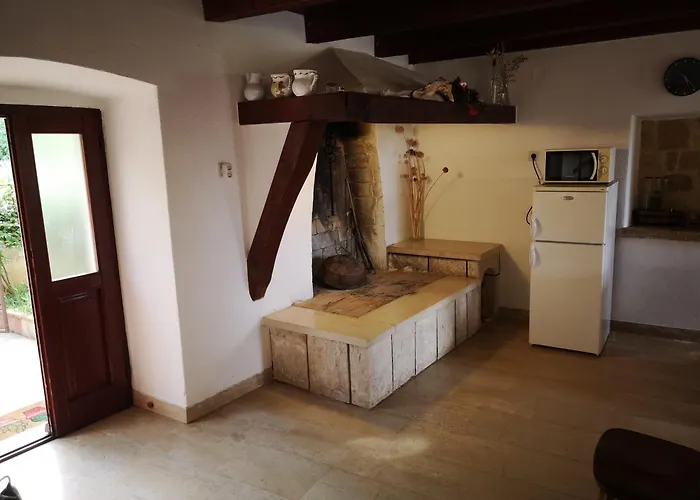 House Catela