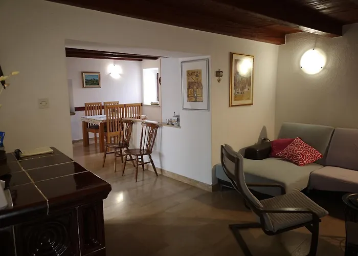 House Catela Дом отдыха Rakalj