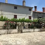 House Catela * Rakalj