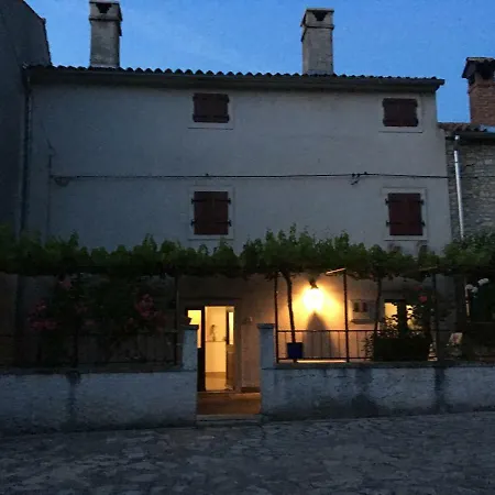 House Catela