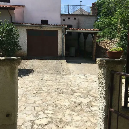 Semesterbostad House Catela